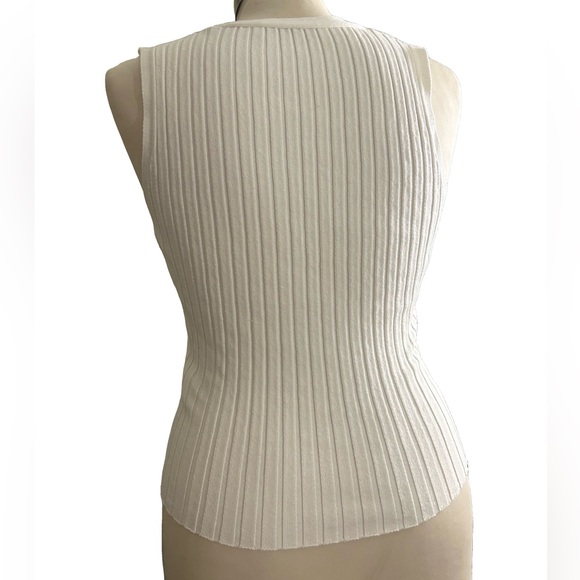 Zara Ribbed V-Neck Tank Top (R) - Picture 4 of 5